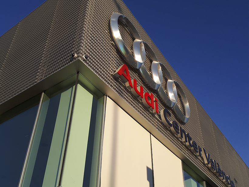 Fachada Audi Center Valencia